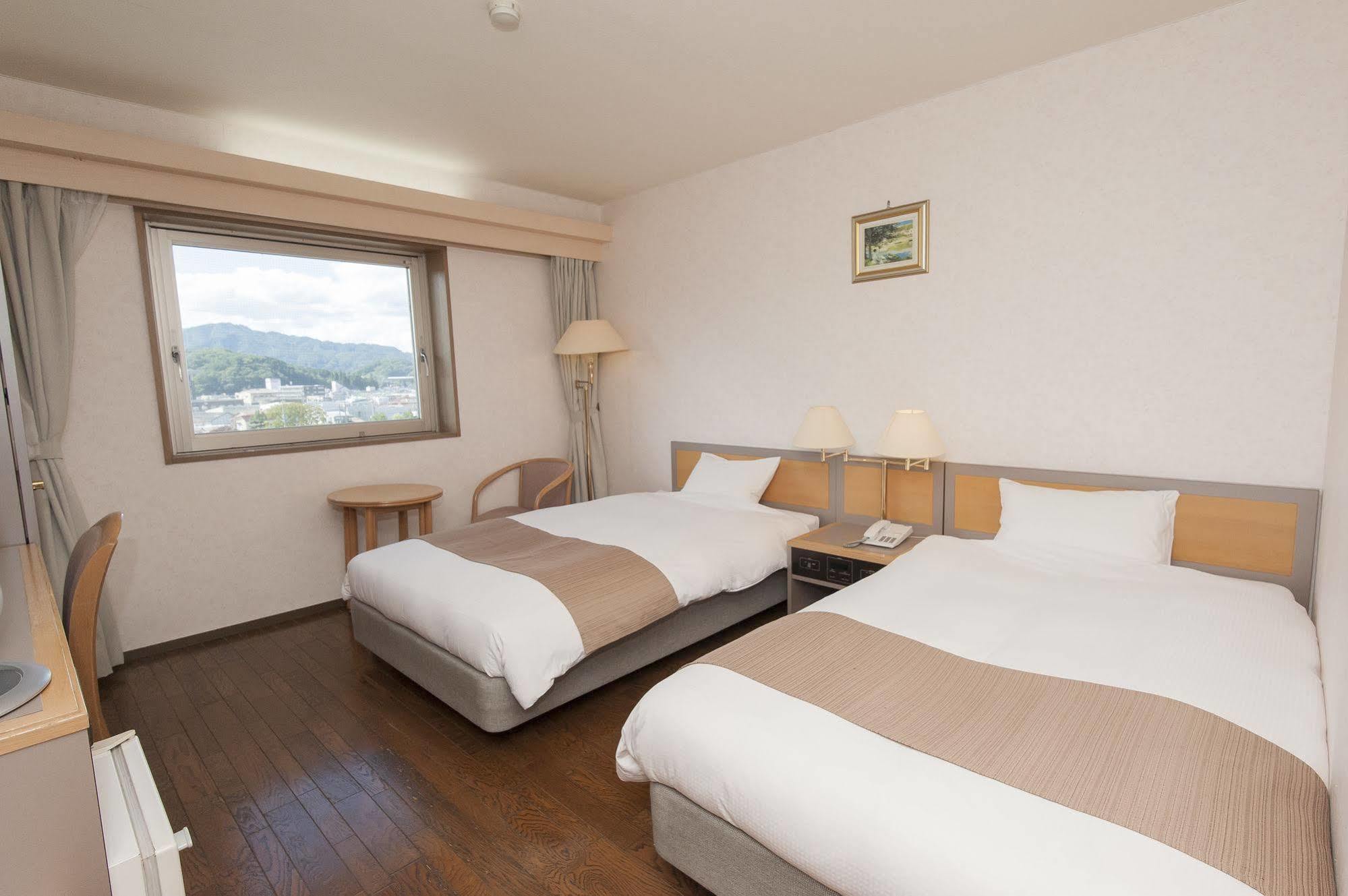 Takayama City Hotel Four Seasons Buitenkant foto