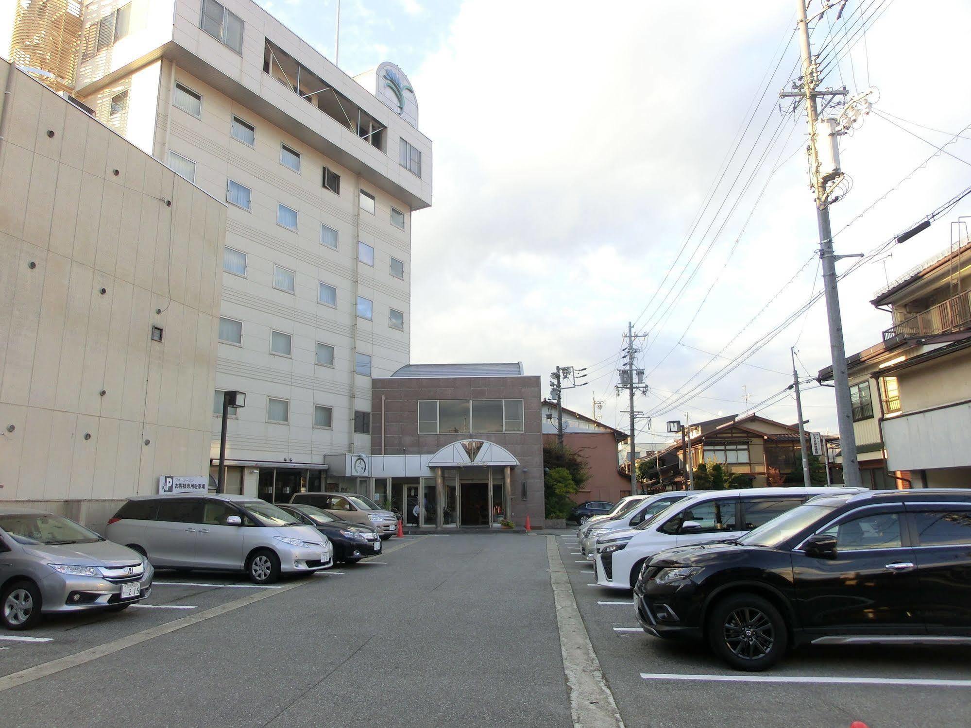 Takayama City Hotel Four Seasons Buitenkant foto