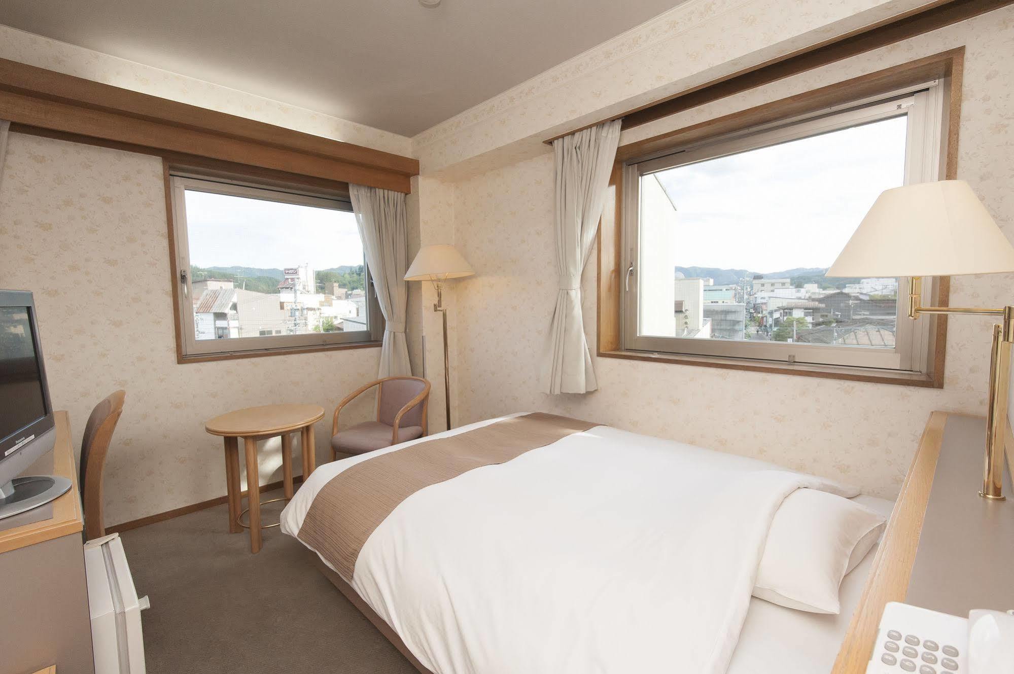 Takayama City Hotel Four Seasons Buitenkant foto